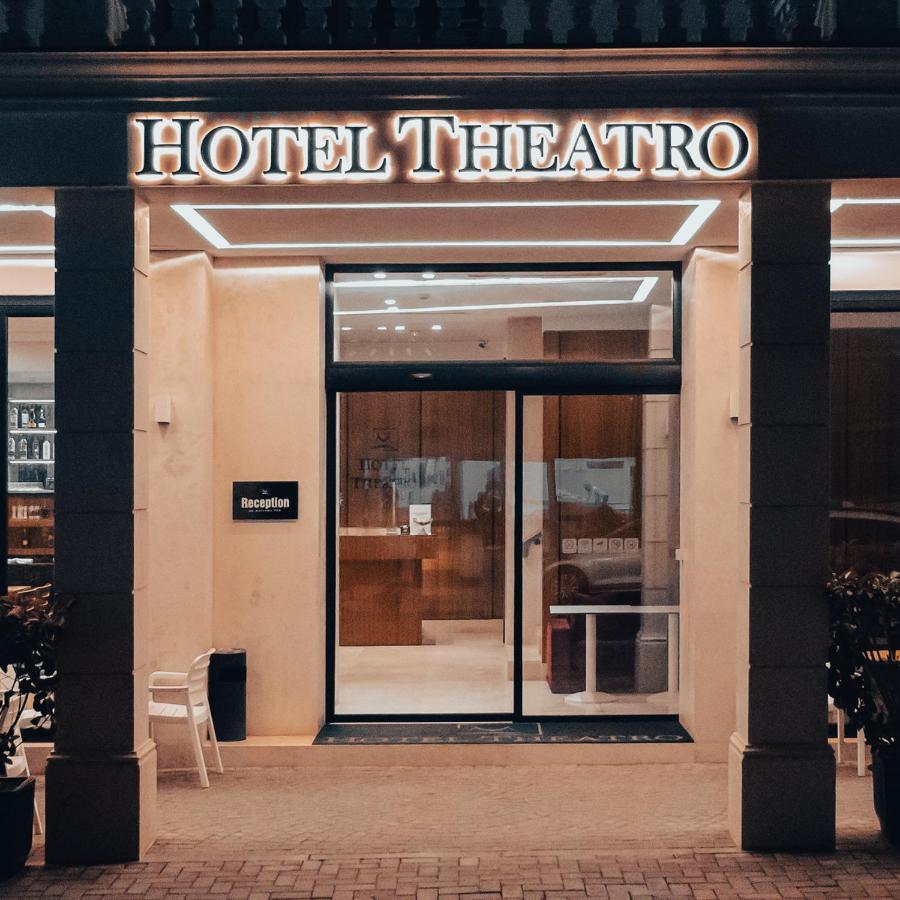 Hotel Theatro- City Center Tirana Kültér fotó